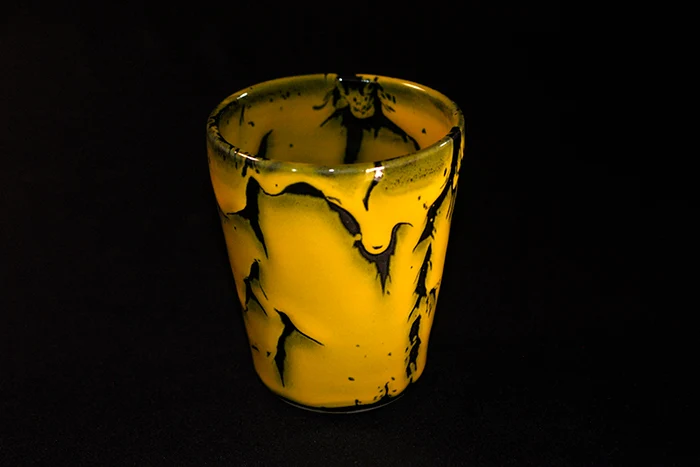 poterie-gobelet-jaune