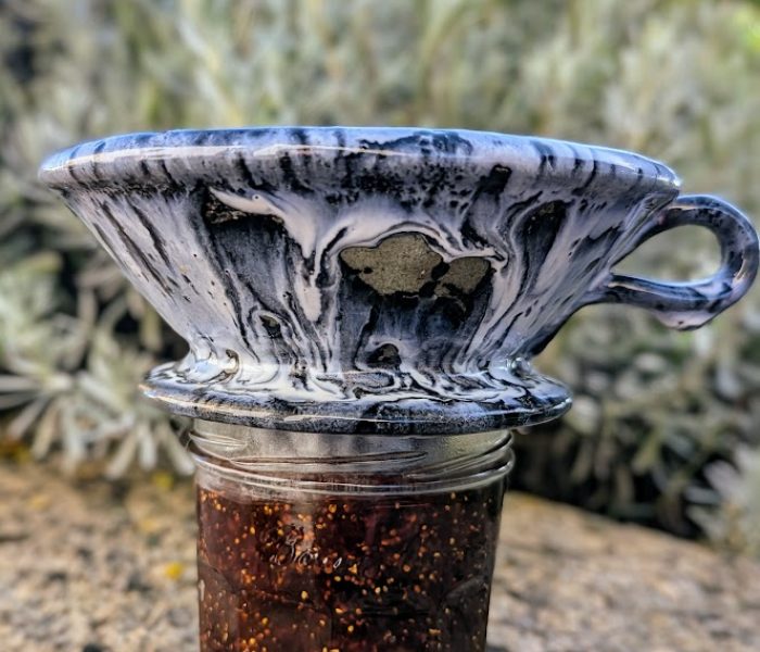 entonnoir à confiture bleu craquelé